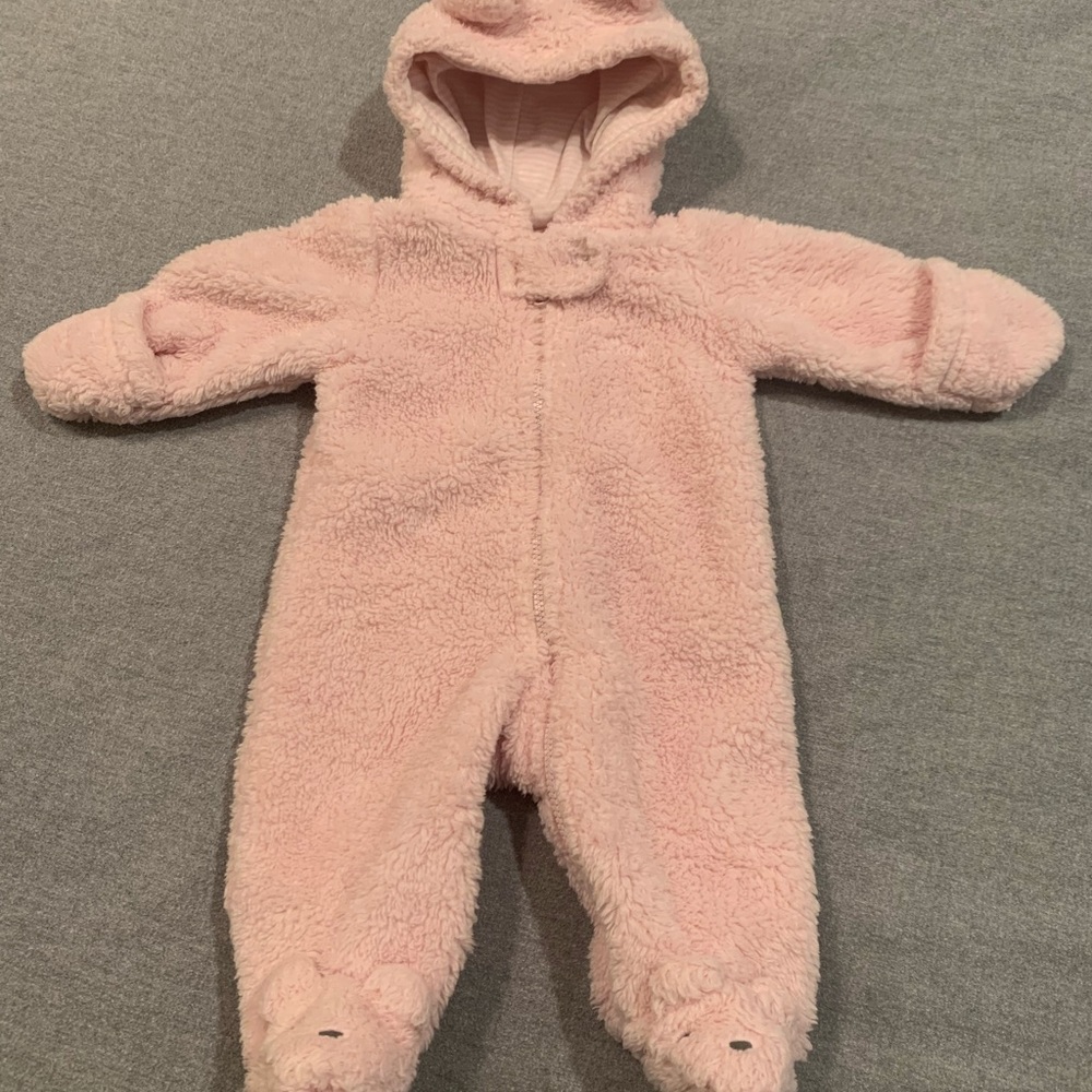 Like new Carter’s one piece Newborn zip-up pram